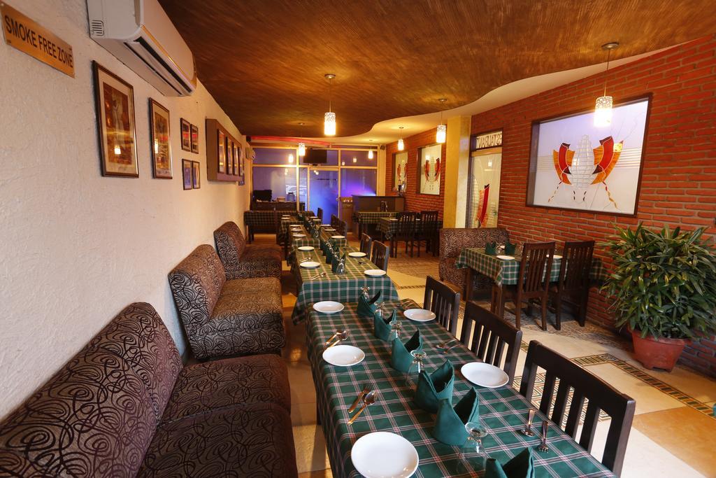 Hotel Doon Castle Dehradun Buitenkant foto