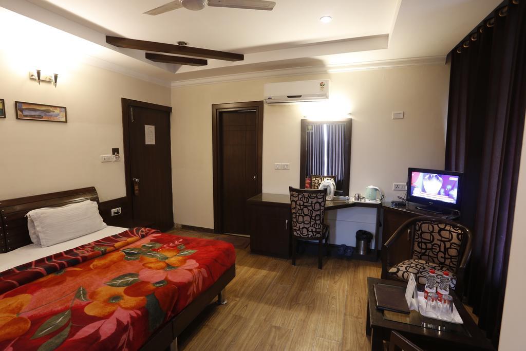 Hotel Doon Castle Dehradun Buitenkant foto