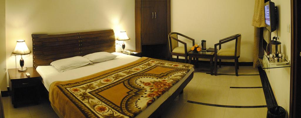 Hotel Doon Castle Dehradun Buitenkant foto