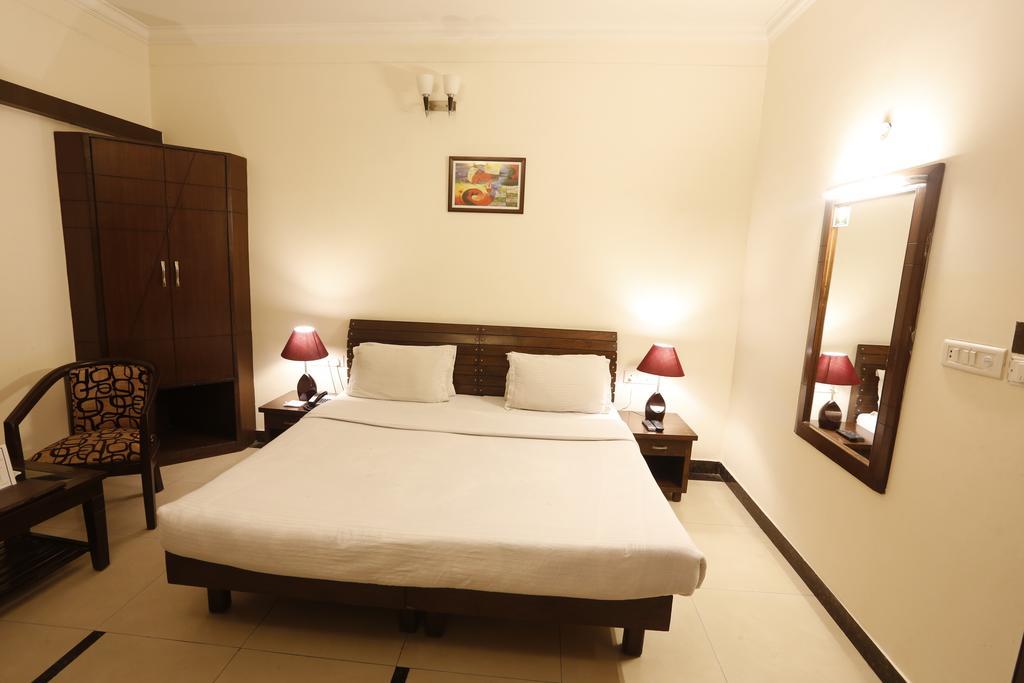 Hotel Doon Castle Dehradun Buitenkant foto