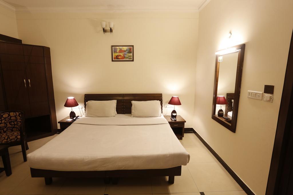Hotel Doon Castle Dehradun Buitenkant foto
