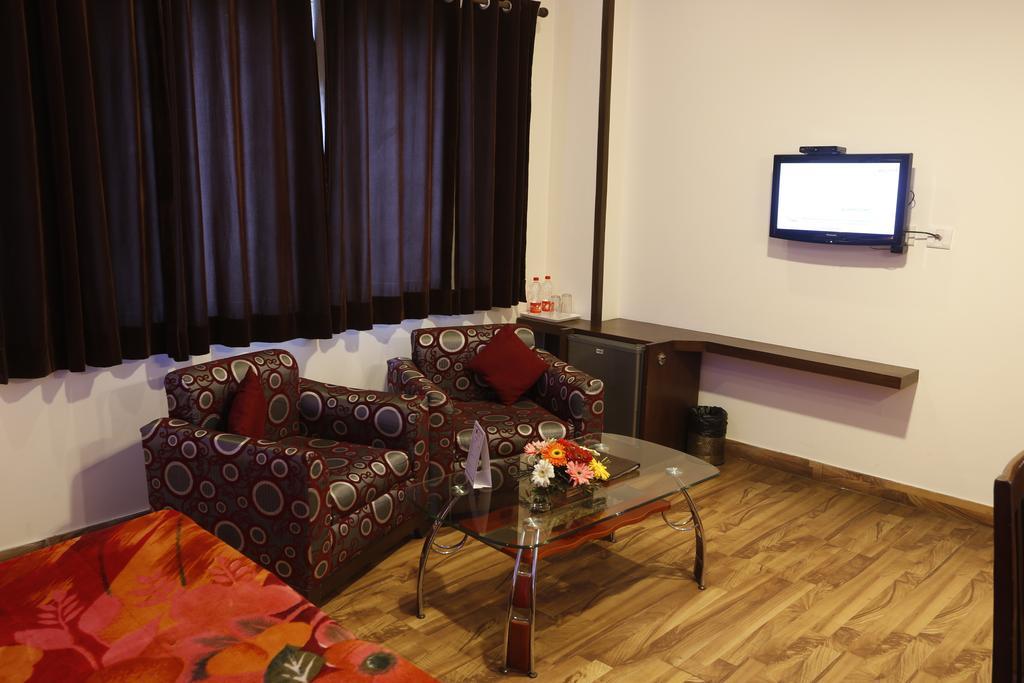 Hotel Doon Castle Dehradun Buitenkant foto