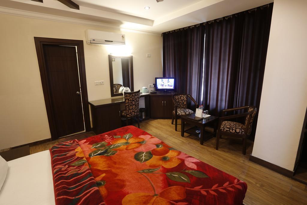 Hotel Doon Castle Dehradun Buitenkant foto