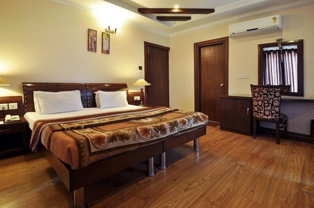 Hotel Doon Castle Dehradun Buitenkant foto