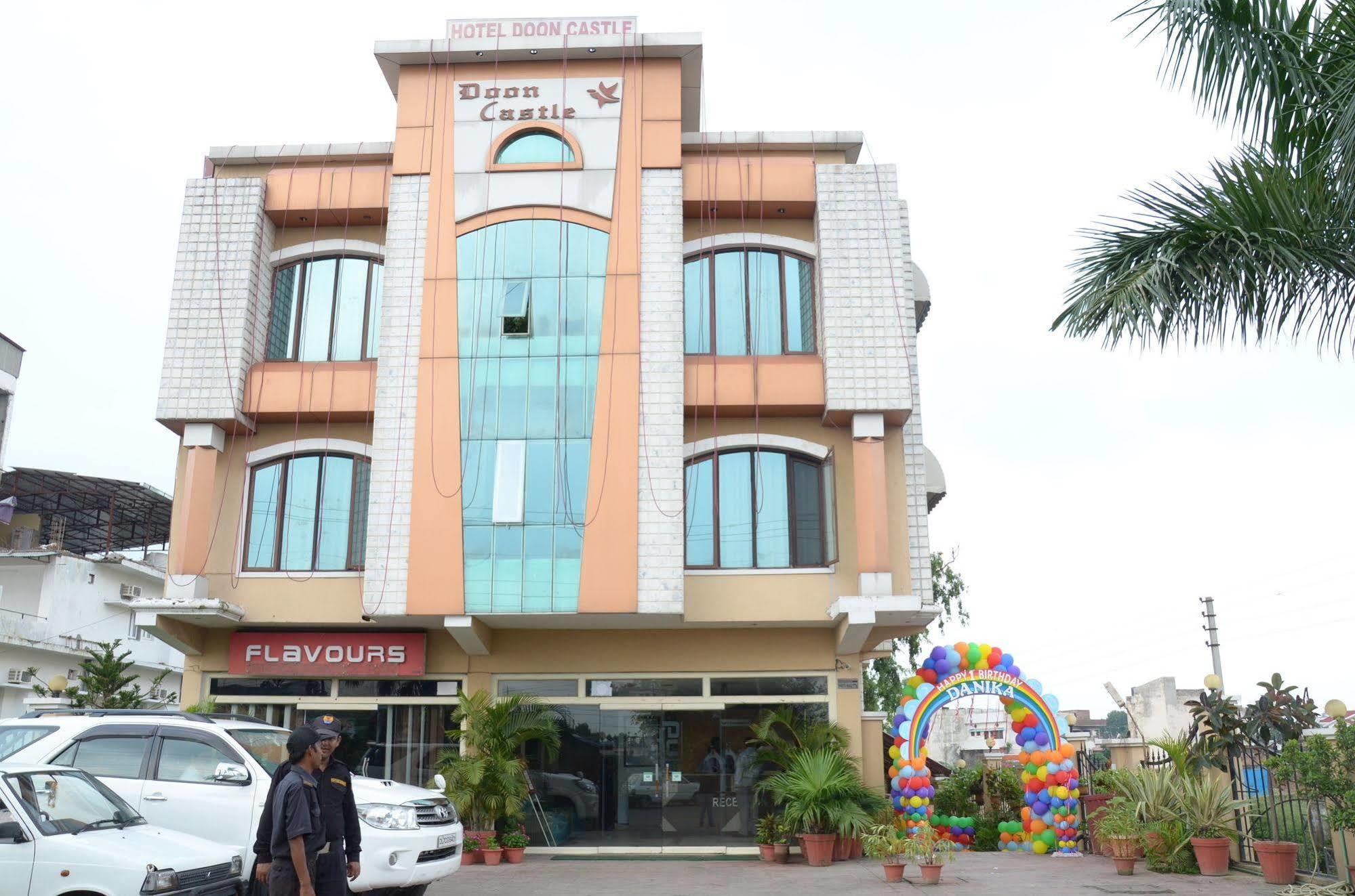 Hotel Doon Castle Dehradun Buitenkant foto