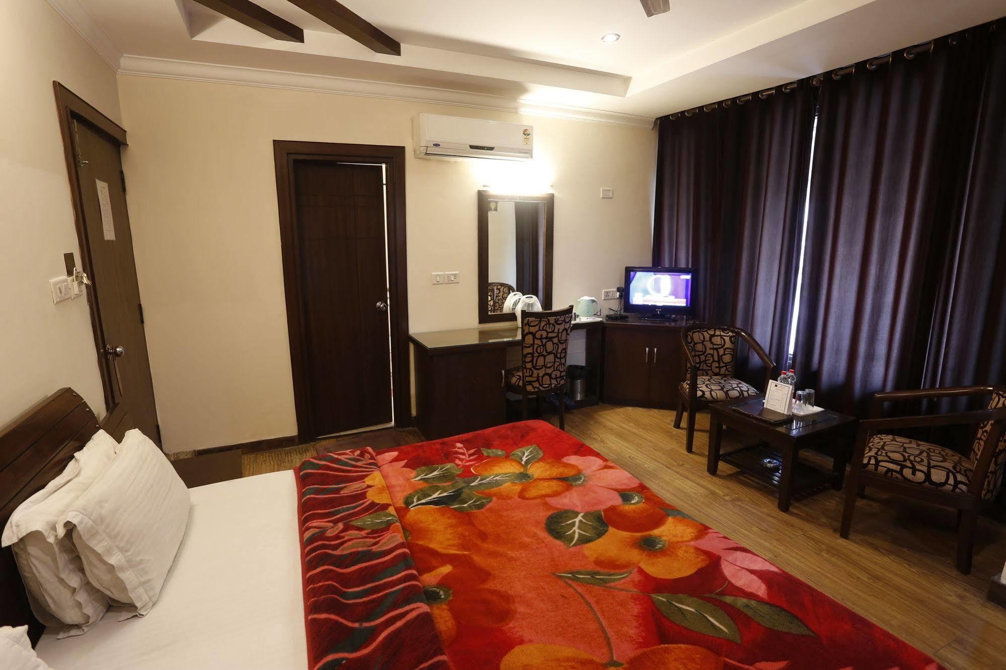 Hotel Doon Castle Dehradun Buitenkant foto