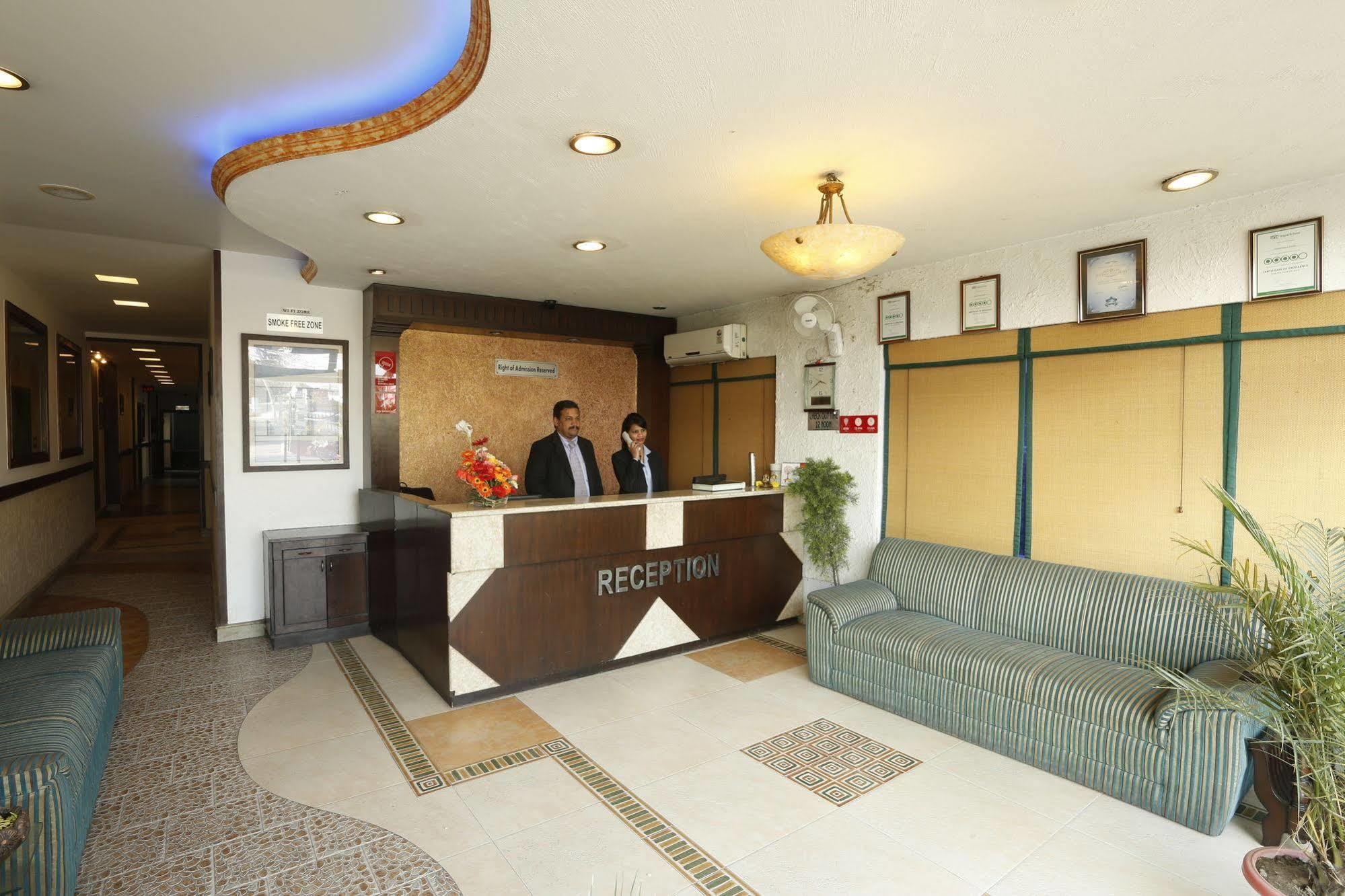 Hotel Doon Castle Dehradun Buitenkant foto