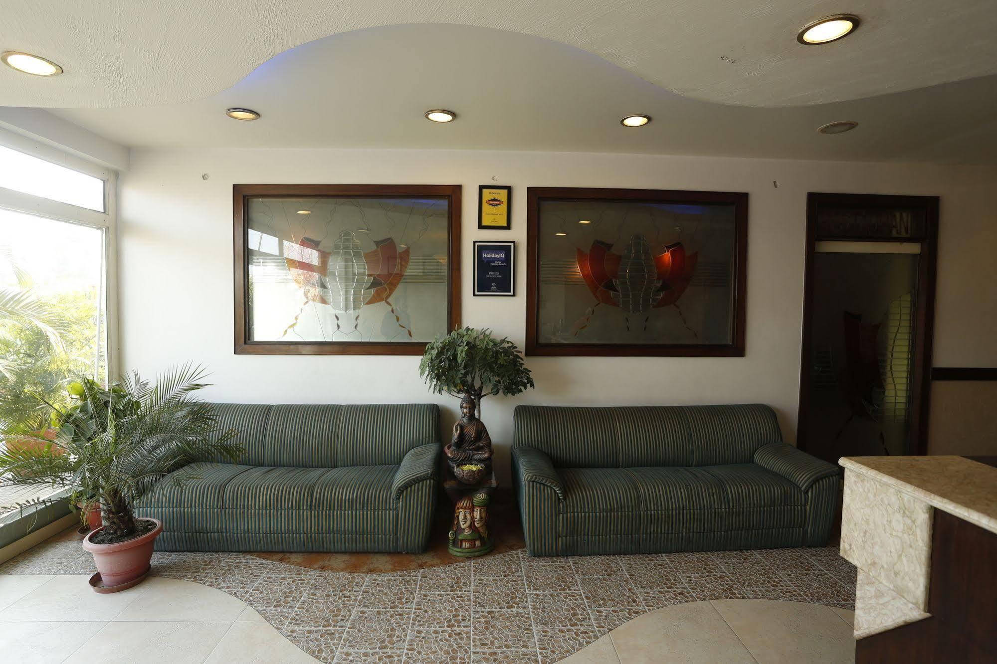 Hotel Doon Castle Dehradun Buitenkant foto