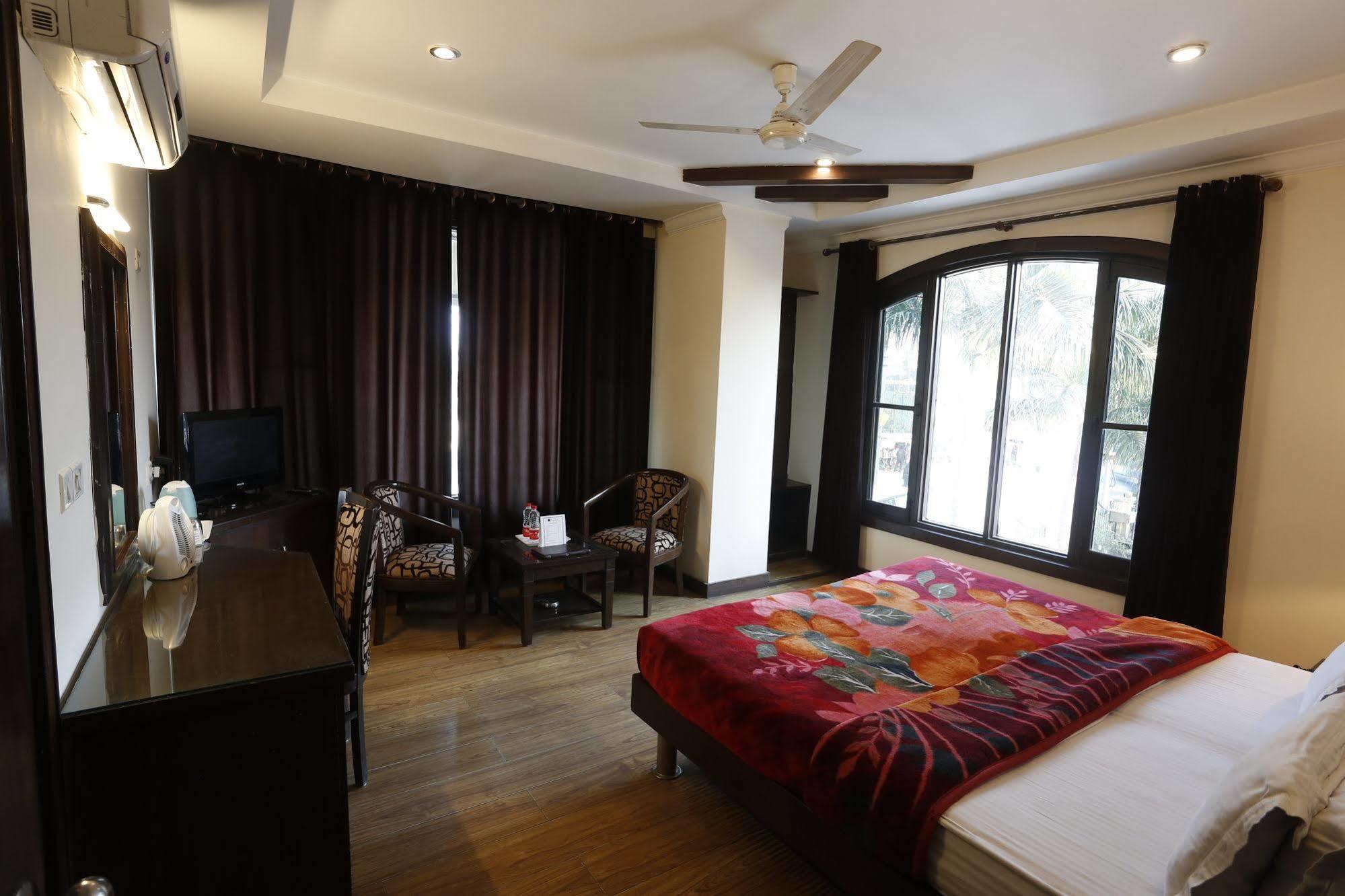 Hotel Doon Castle Dehradun Buitenkant foto